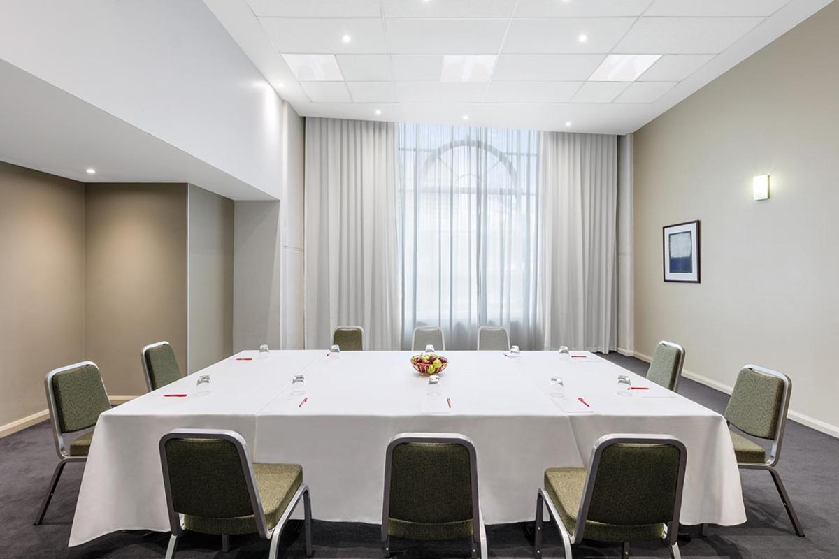 Aparthotel Adina Sydney