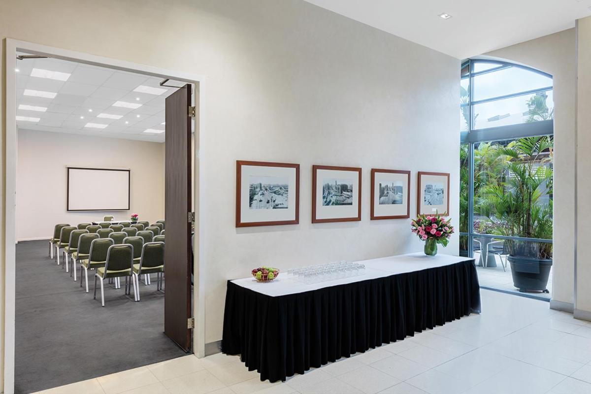 Aparthotel Adina Sydney