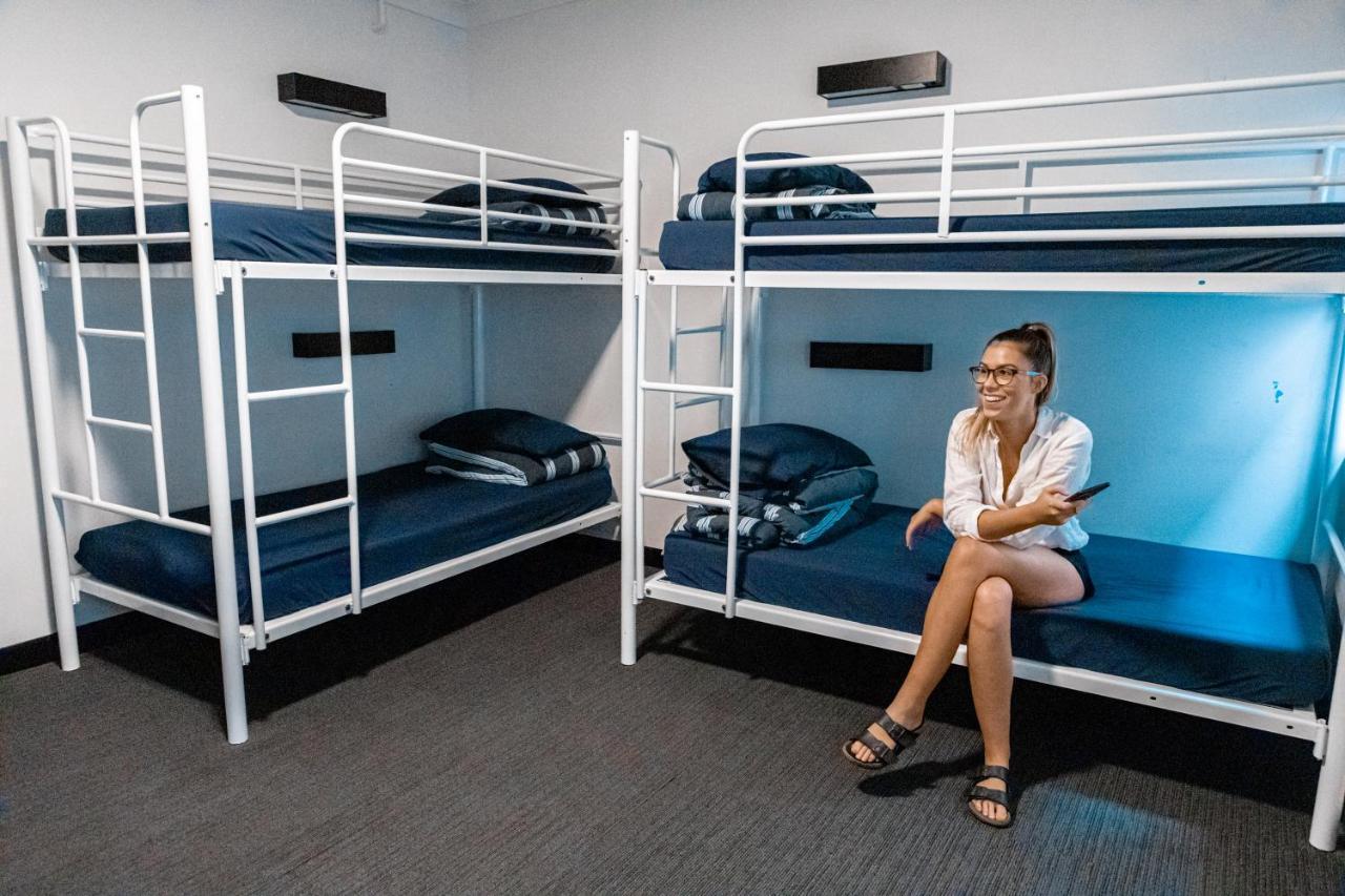 Wake Up! Bondi Hostel *