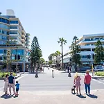 Luxury Bondi Beachside Apartment - Pacific