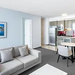 Meriton Suites Campbell Street, Sydney