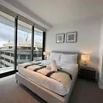 City View Designed Apartment In Bondi Junction