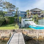 Harbourfront Oasis With Pool, Steps To Vivid And Iconic Sydney Views