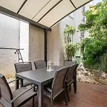 Newtown Nest - Chic Terrace Living Off King Street