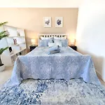 Holiday Style Studio In North Sydney
