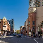 Stylish Inner City 2-Bed Unit By Fig Lane Park