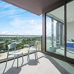 Olympic Park Stylish Apt With Gym Pool Good View