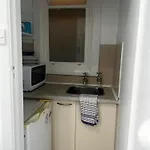 Modest Studio In Potts Point
