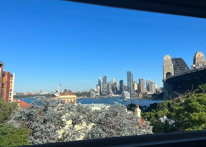Spectacular Views In Kirribilli