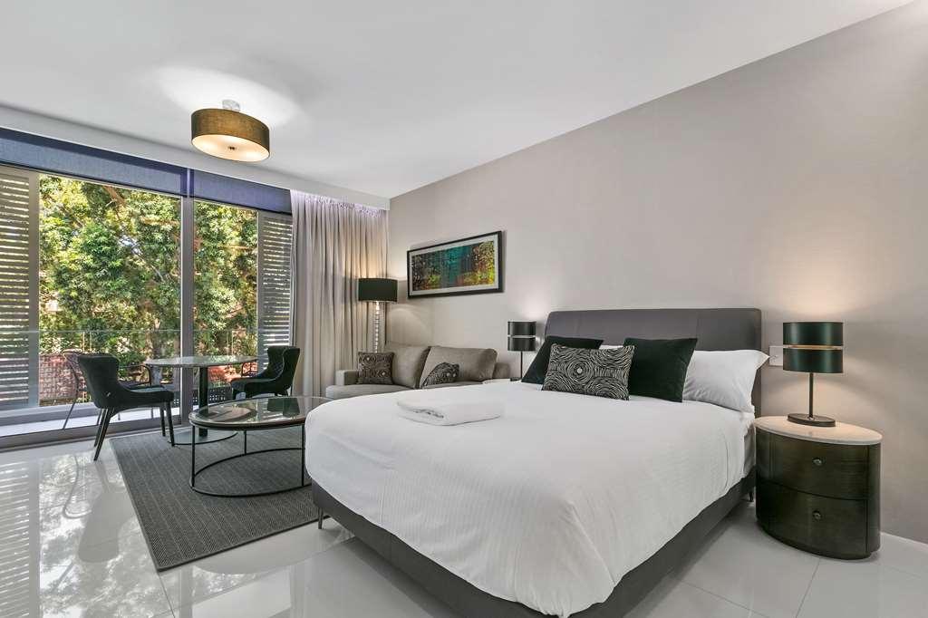 Good Life Hotel *