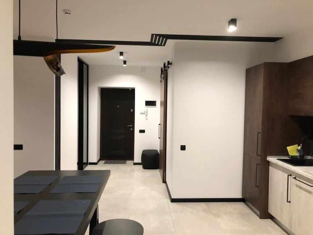 Park Regis Concierge