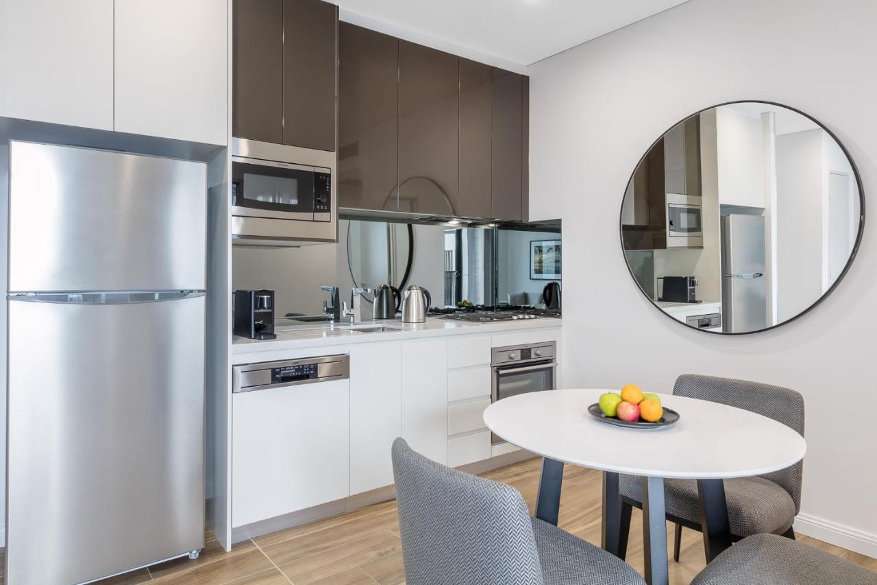 Meriton Coward Street, Mascot 5*