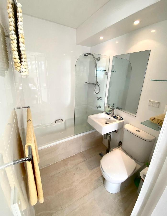 Manly Ocean Beach View Sunrise & Sunset Apartment *