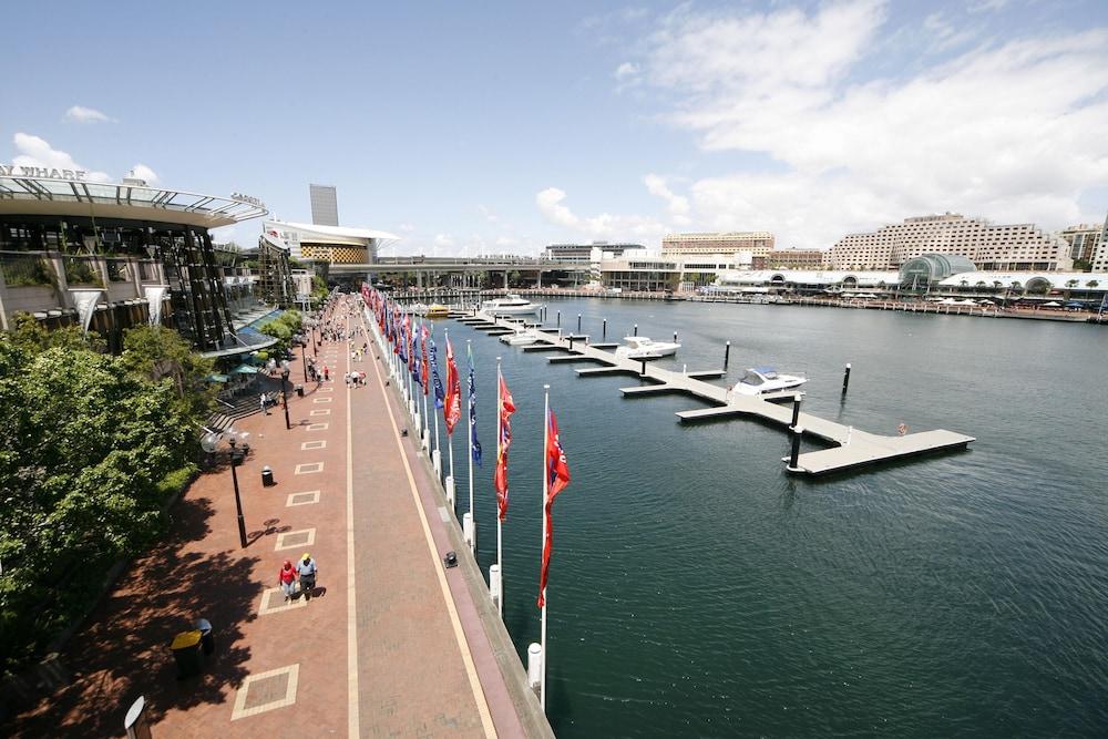 Vibe Darling Harbour Hotel Sydney