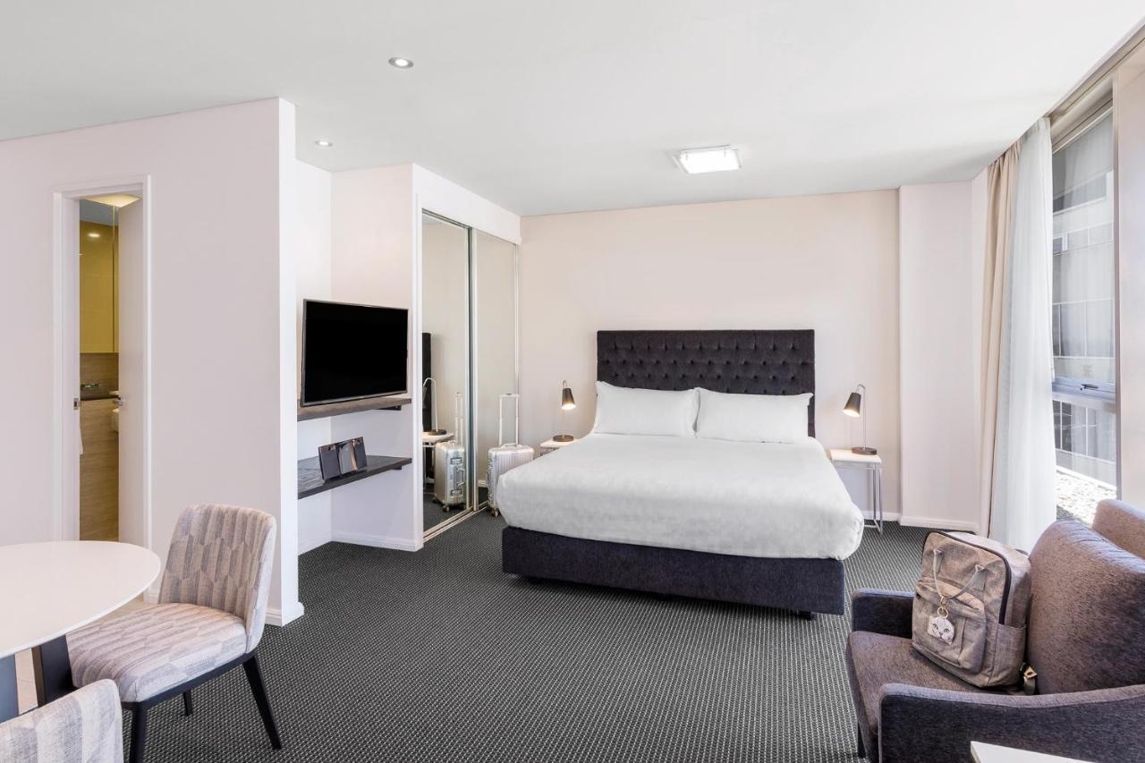 Hotel Meriton Campbell Street, 5*