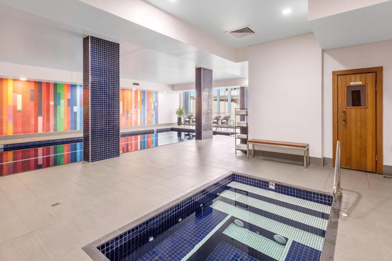 Hotel Meriton Campbell Street, 5*
