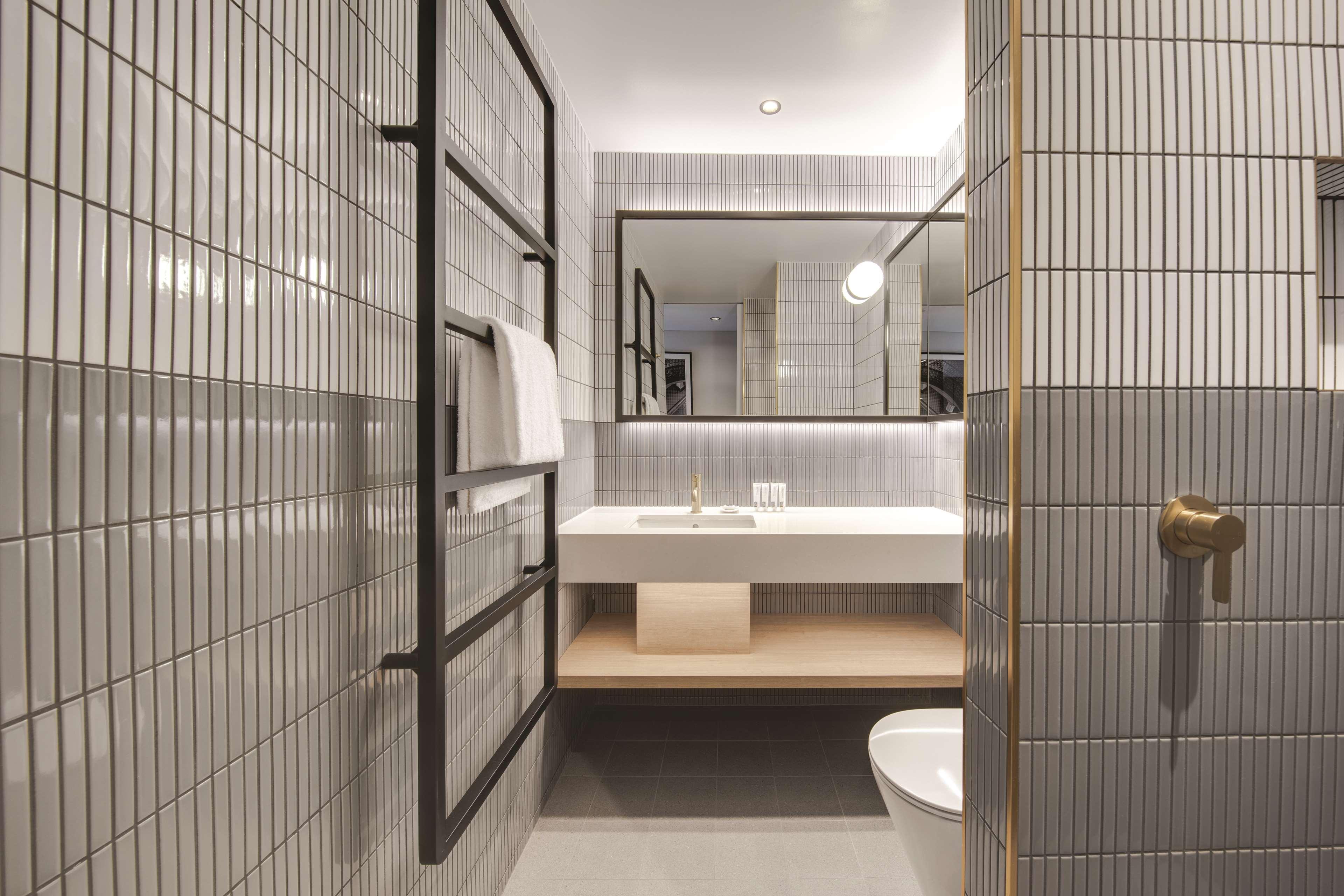 Vibe Darling Harbour Hotel