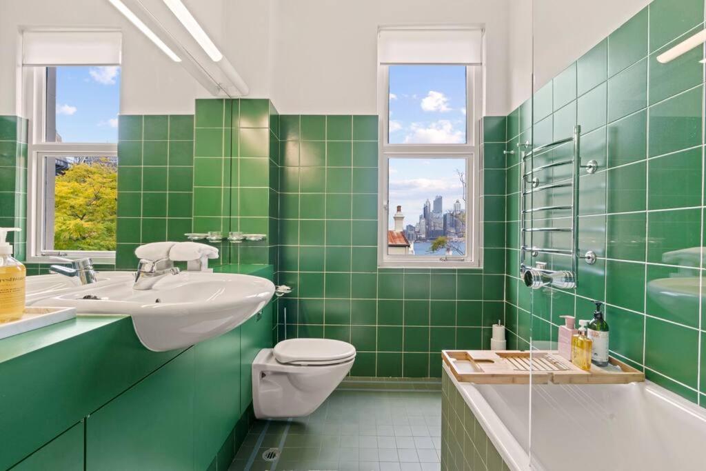 Spectacular Views In Kirribilli Holiday home *