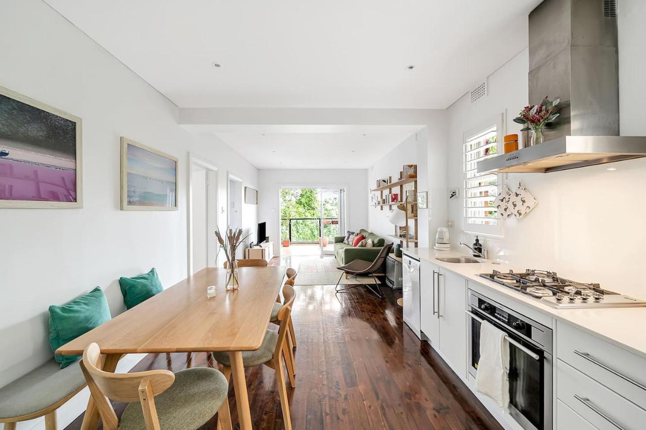 'bronte Beauty' Modern Heritage Style With Balcony Apartment Sydney