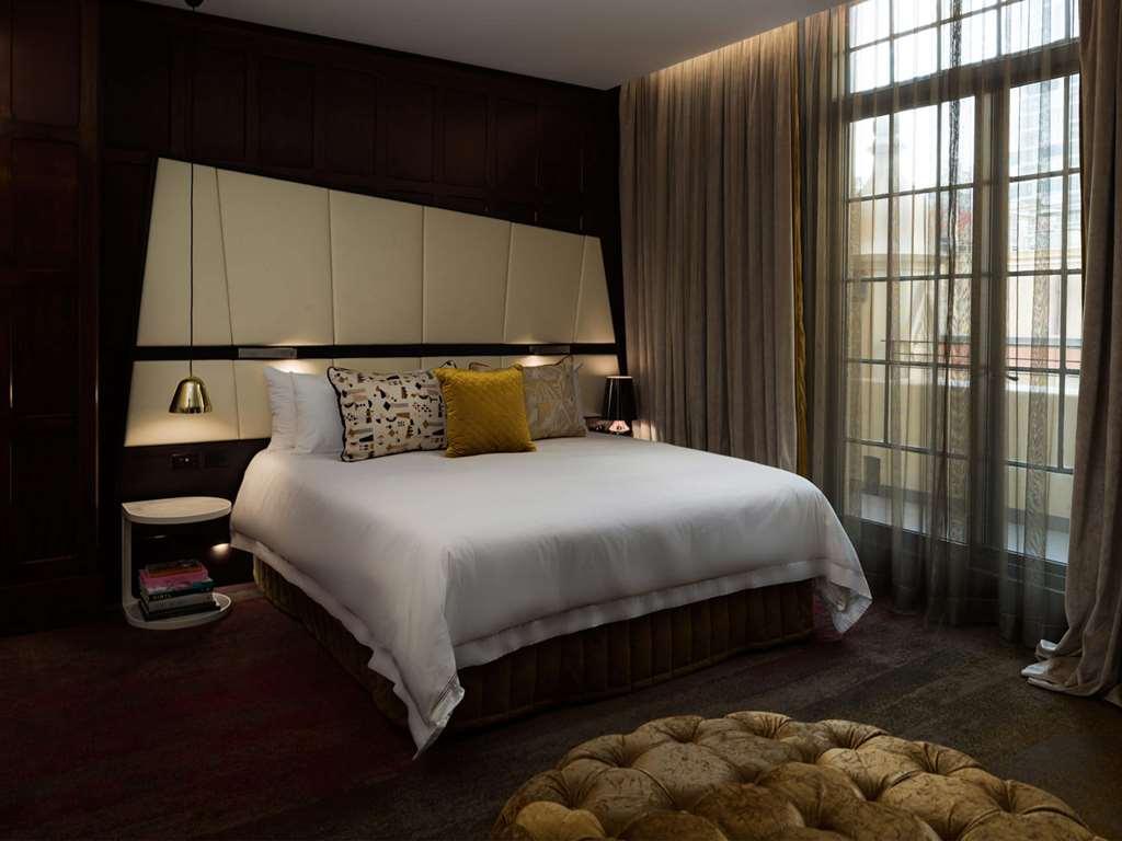 Hotel Qt Sydney