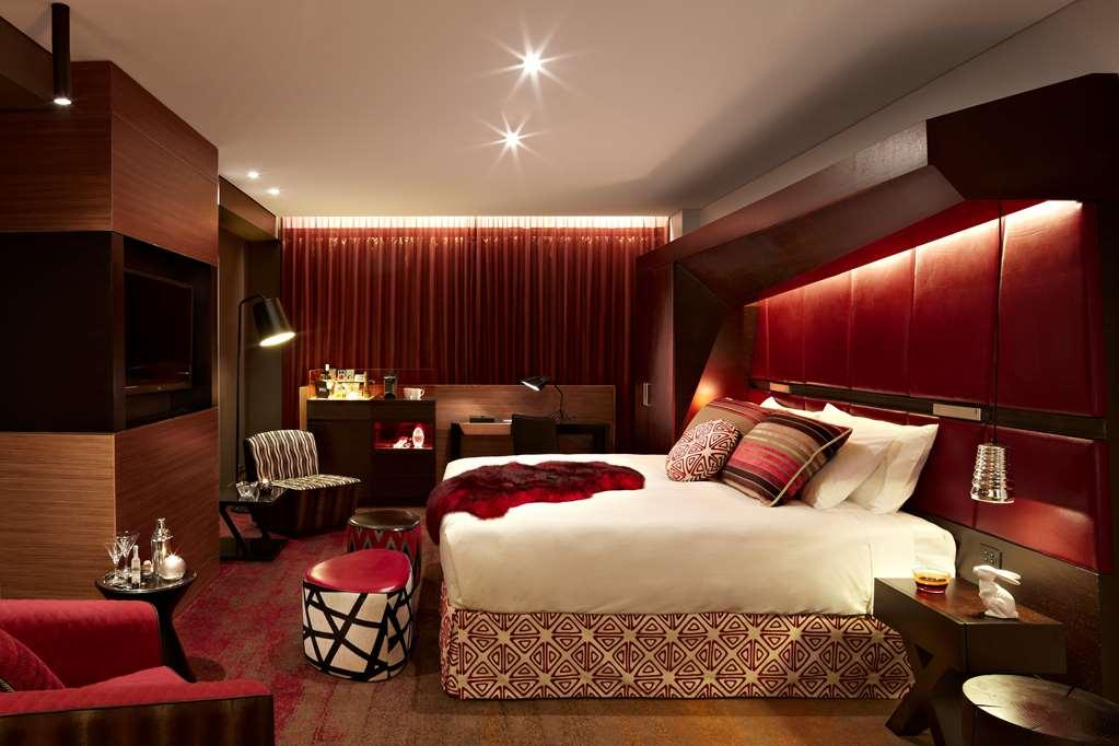 Hotel Qt Sydney