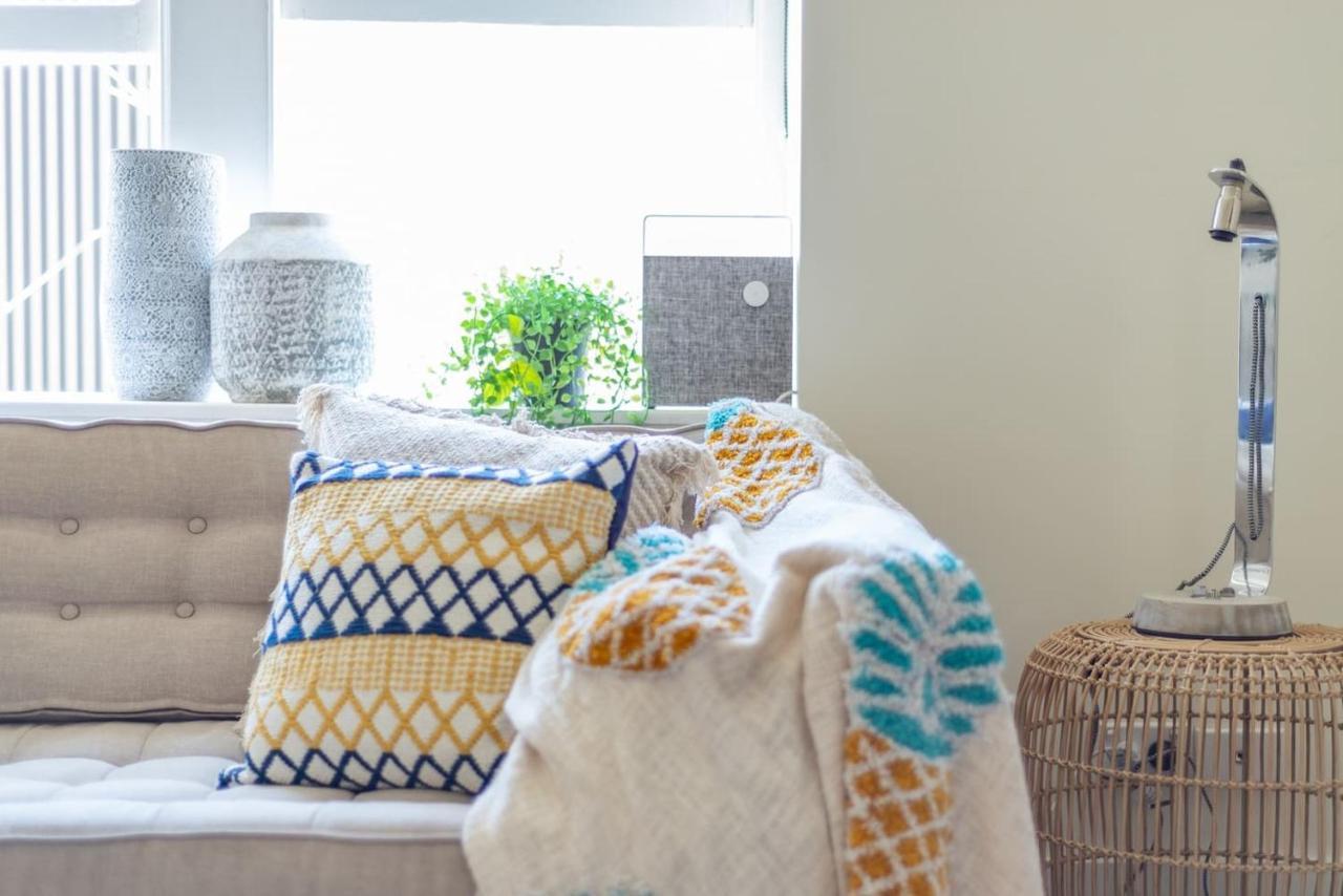 Relaxed Coogee Coastal Living With Ocean Views Apartment Sydney