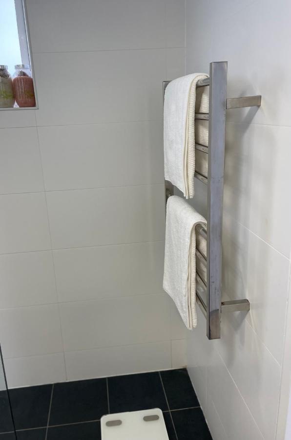Apartment Manly Beachfront Deluxe En-suite Sydney