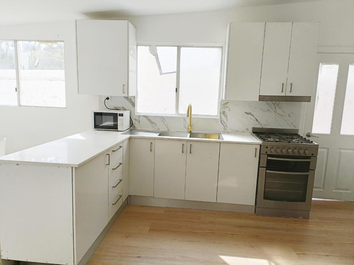 Homestay Stylish Queen 1min Walk To Station 5min To 10min To Airport Sydney