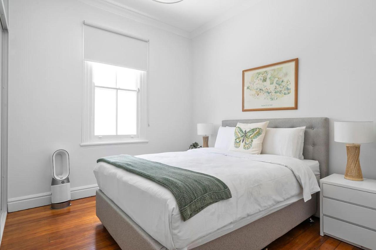 Holiday home Newtown Nest - Chic Terrace Living Off King Street Sydney
