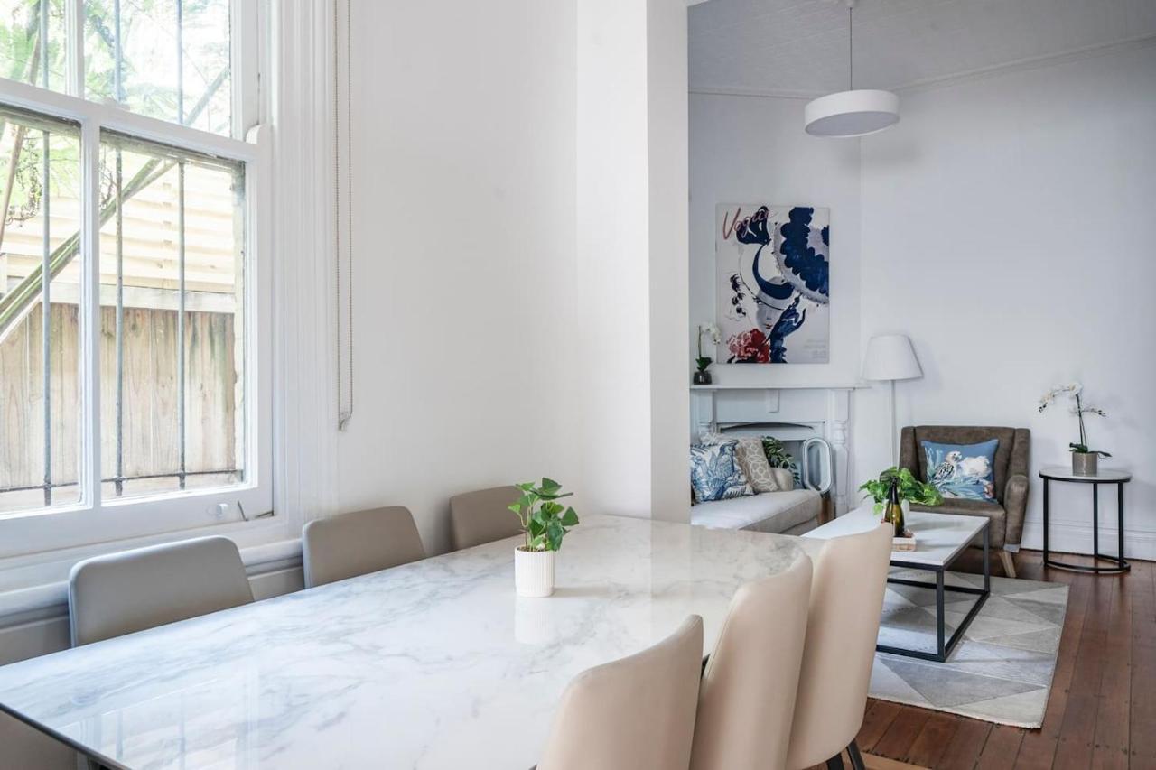 Holiday home Newtown Nest - Chic Terrace Living Off King Street Sydney