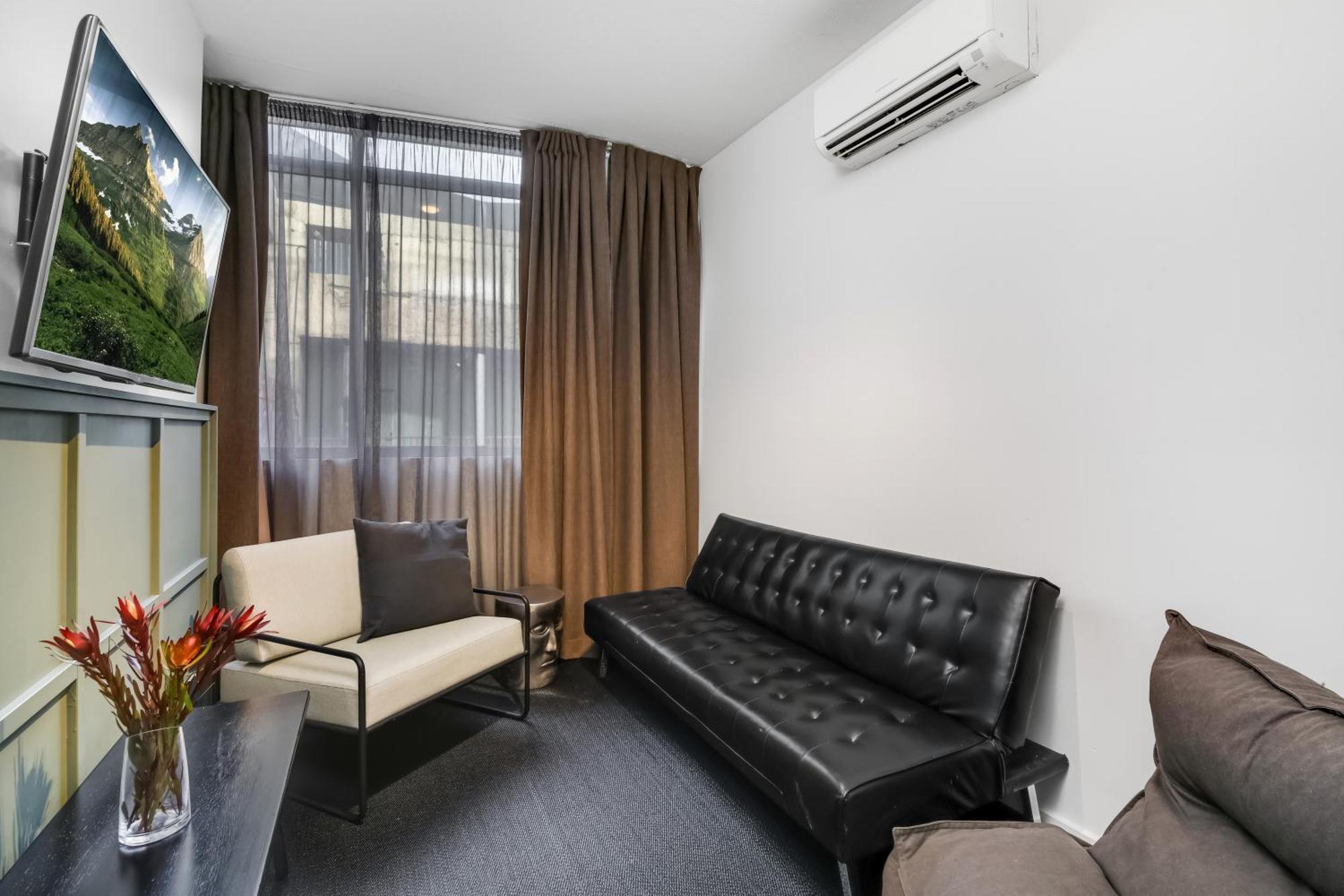 Hotel The Urban Newtown 4*