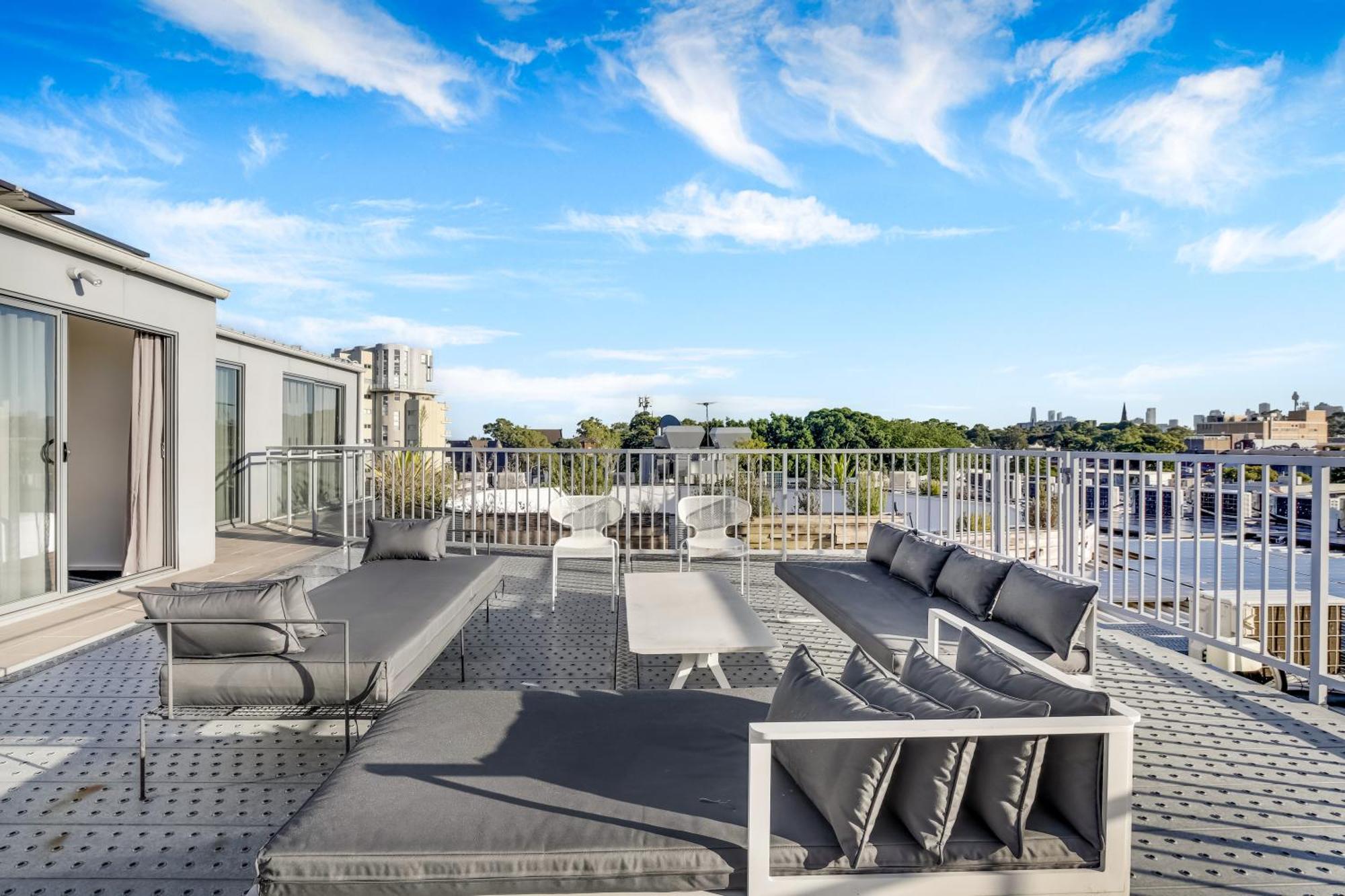 Hotel The Urban Newtown Sydney