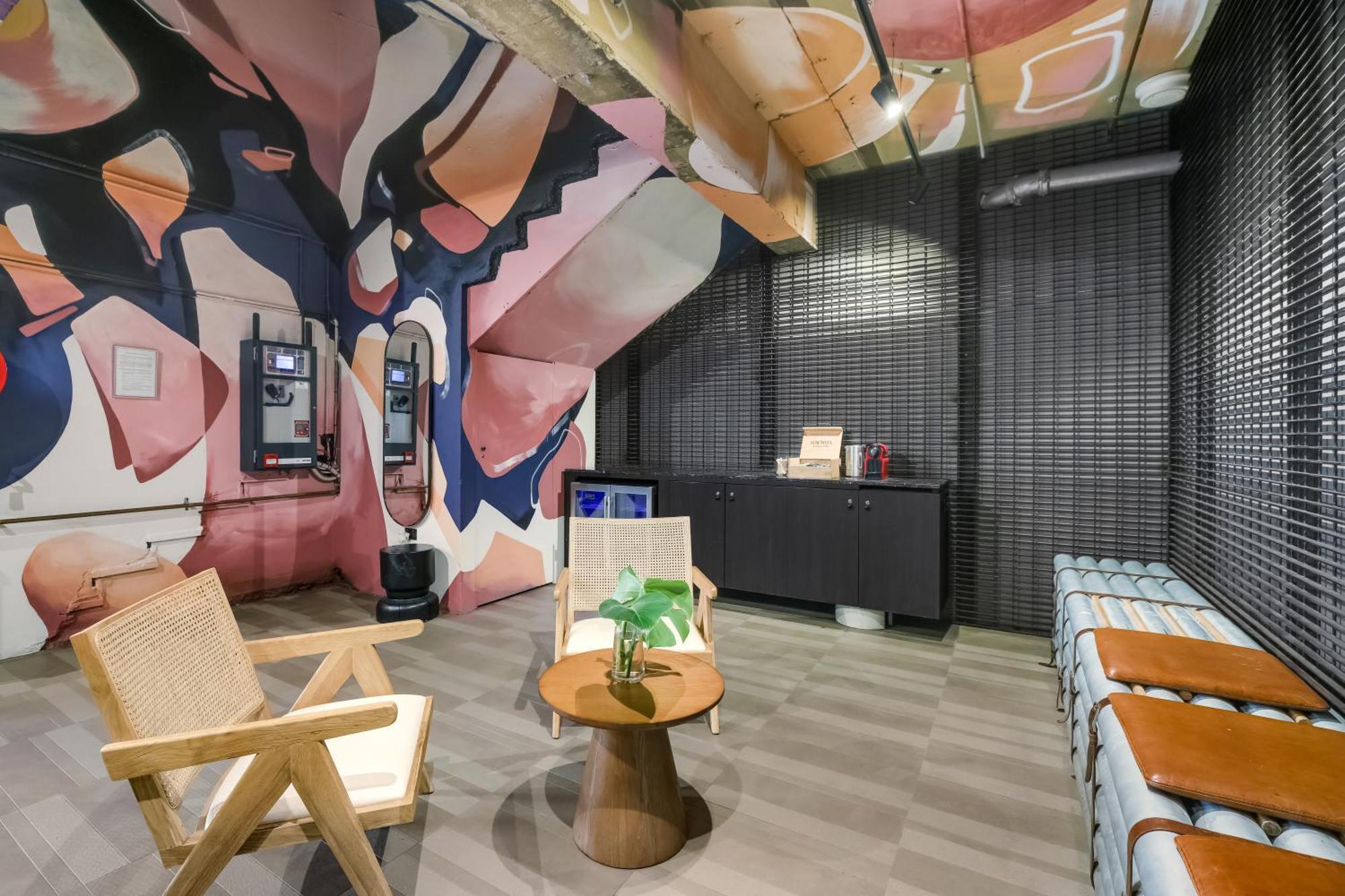 The Urban Newtown Hotel 4*