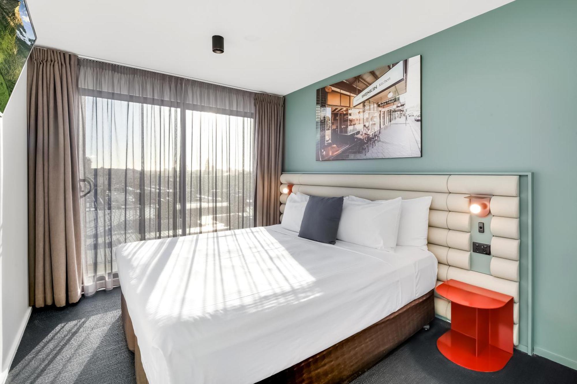 Hotel The Urban Newtown 4*