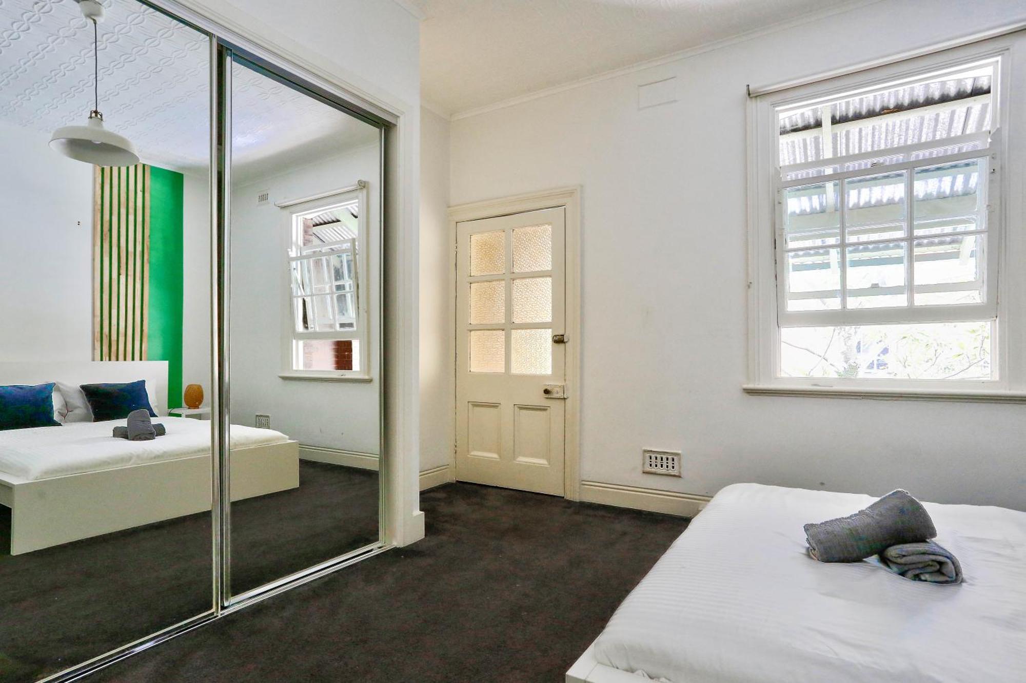 Spacious 3 Bedroom House Centre Millers Point * Sydney