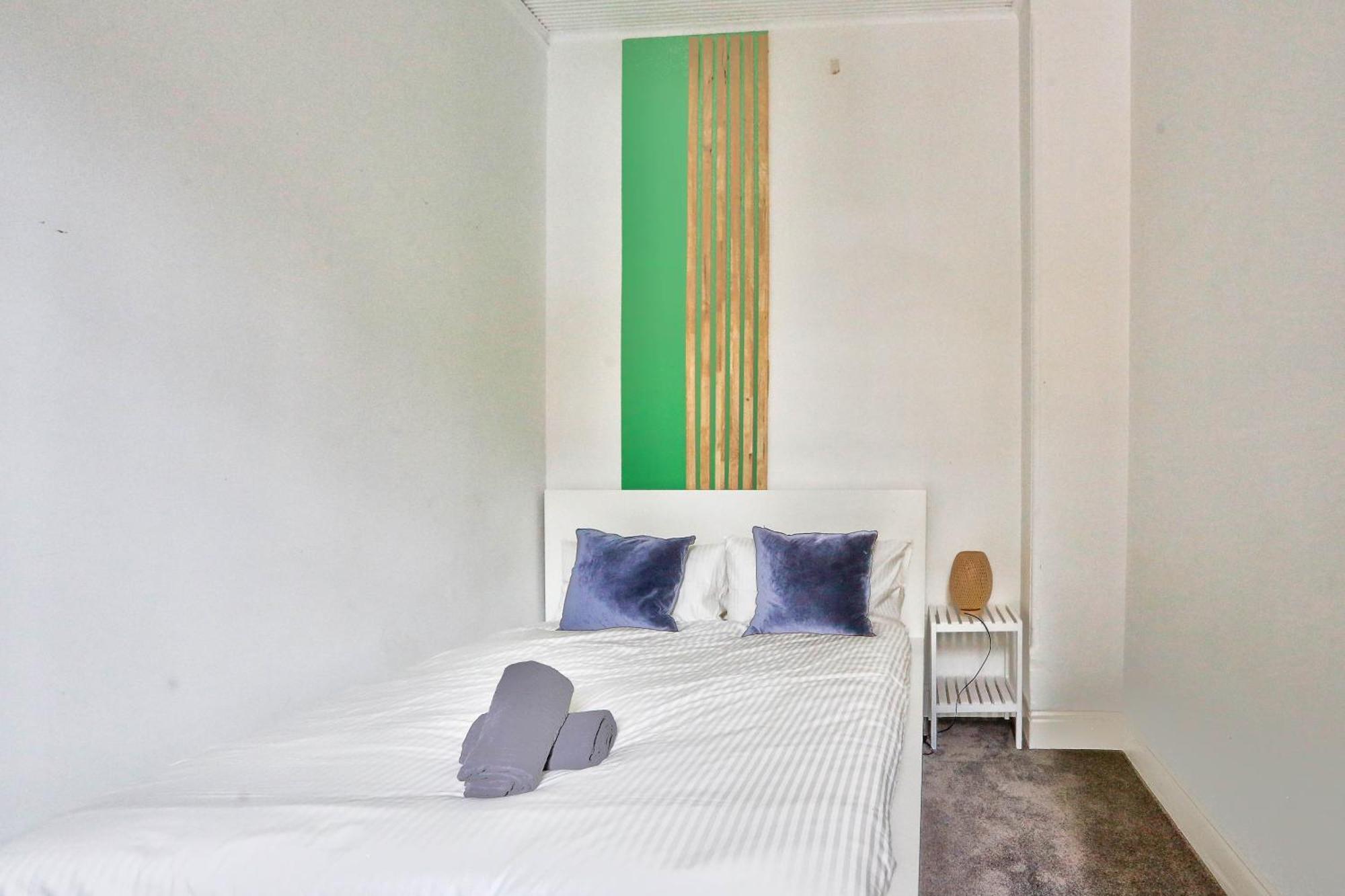 Spacious 3 Bedroom House Centre Millers Point *