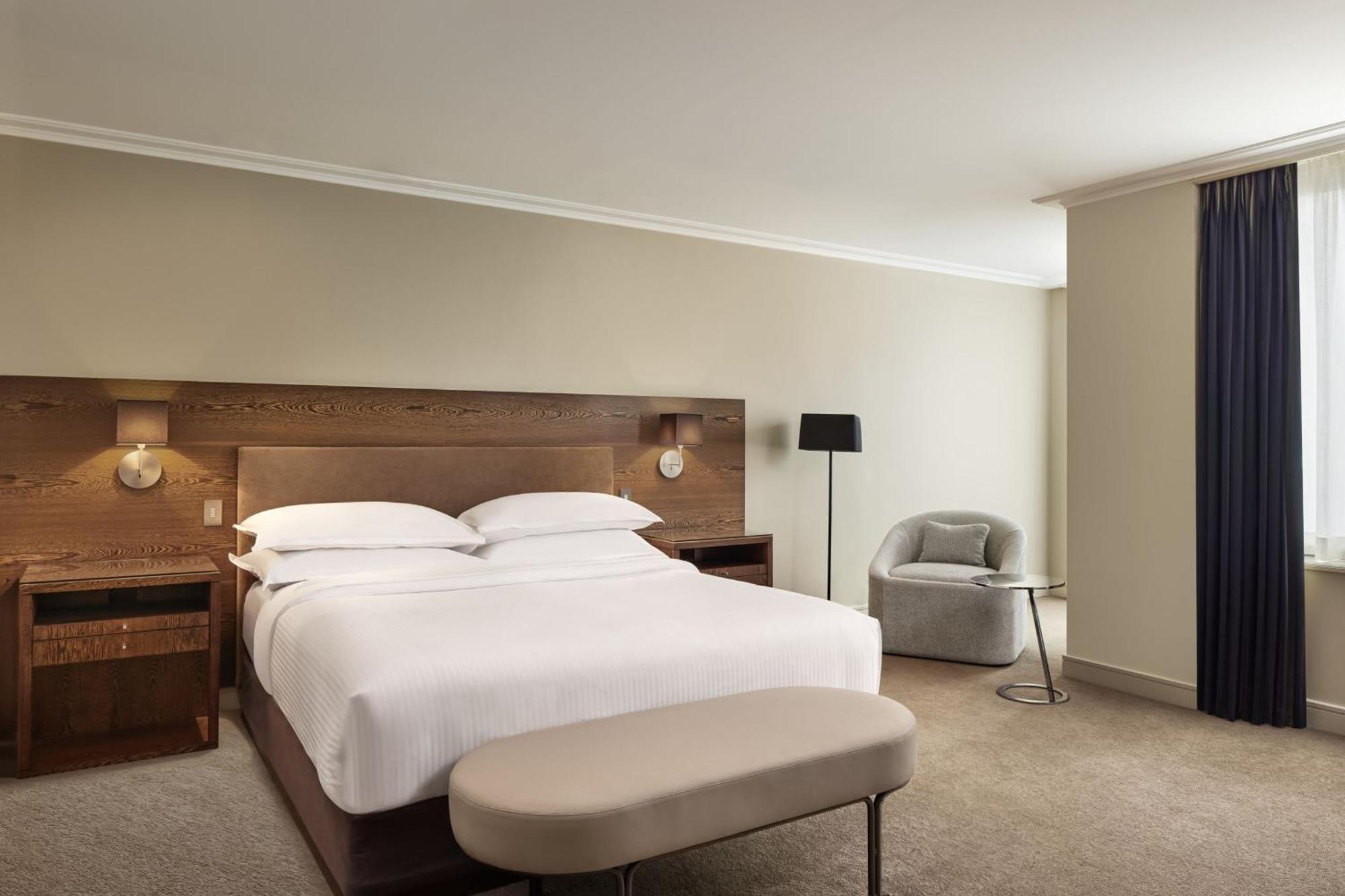 Sheraton Grand Hyde Park 5*