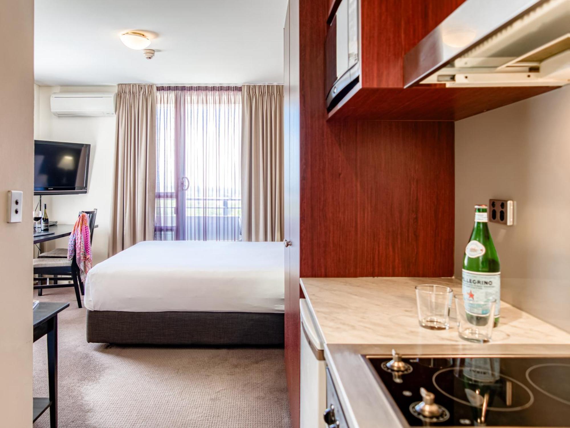 Park Regis Concierge Aparthotel 4*