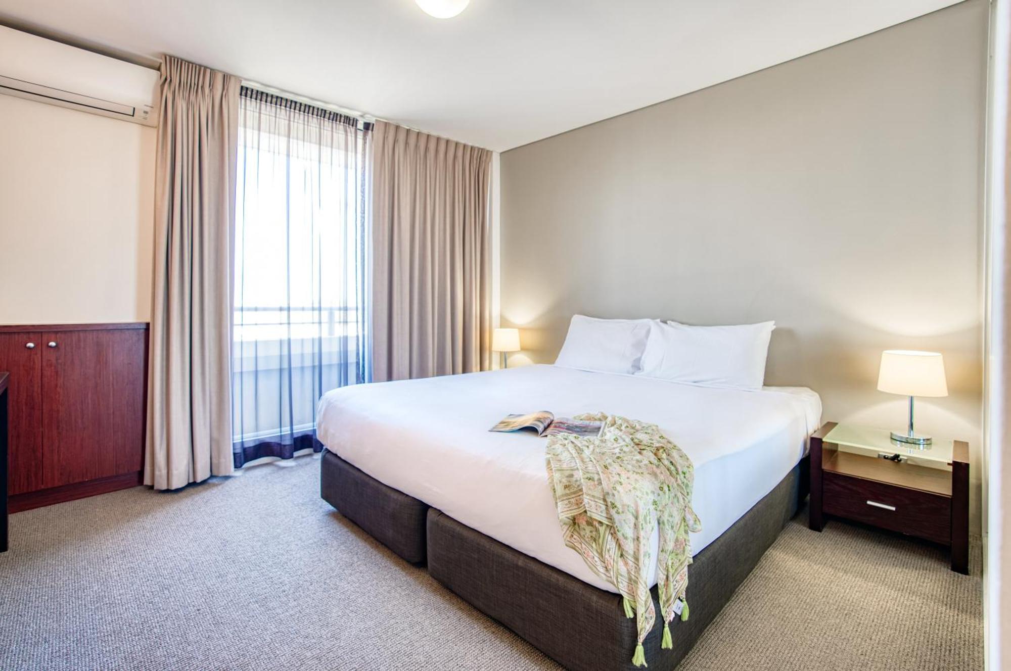 Park Regis Concierge