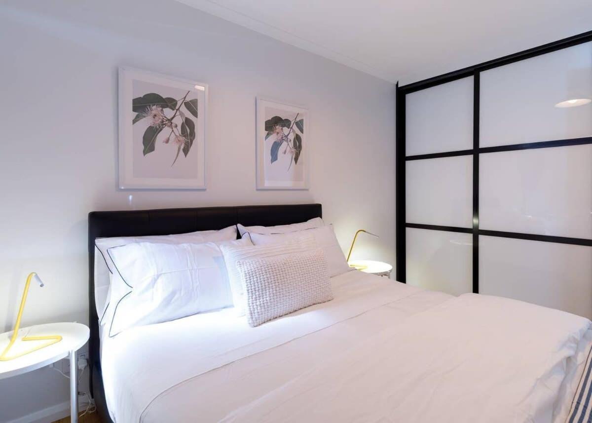 2 Bdrm In Annandale With Courtyard & Parking Sydney