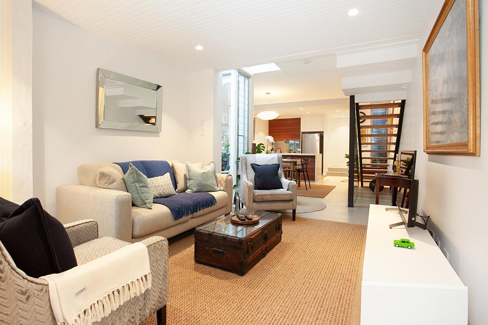 Spacious 3-bed Family House With Courtyard * Sydney