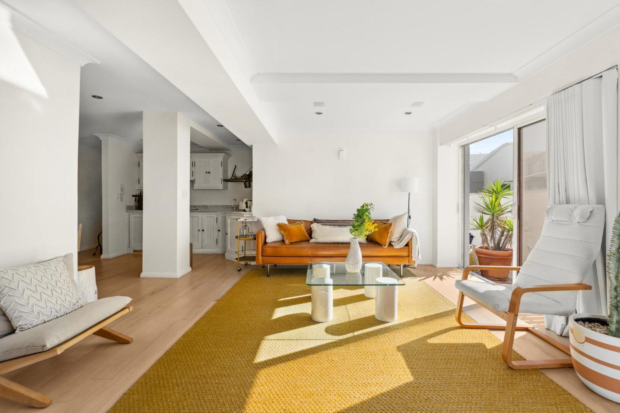 Beachside 1-bed With Courtyard In Bondi Sydney