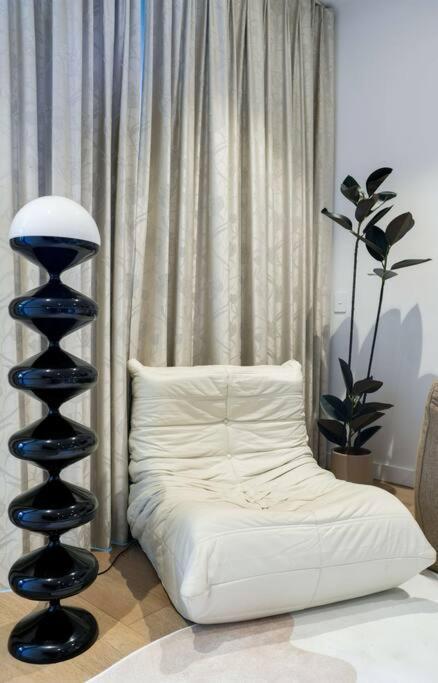 Modern Urban Oasis In The Heart Of Chinatown * Sydney