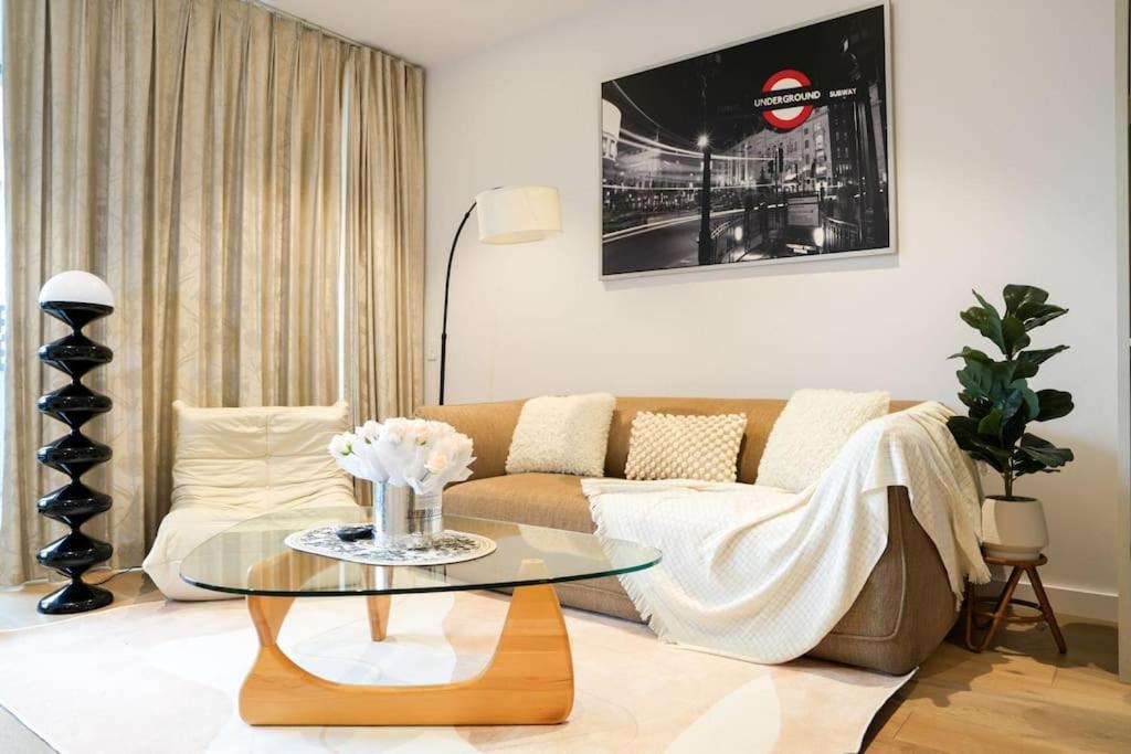 Modern Urban Oasis In The Heart Of Chinatown Sydney
