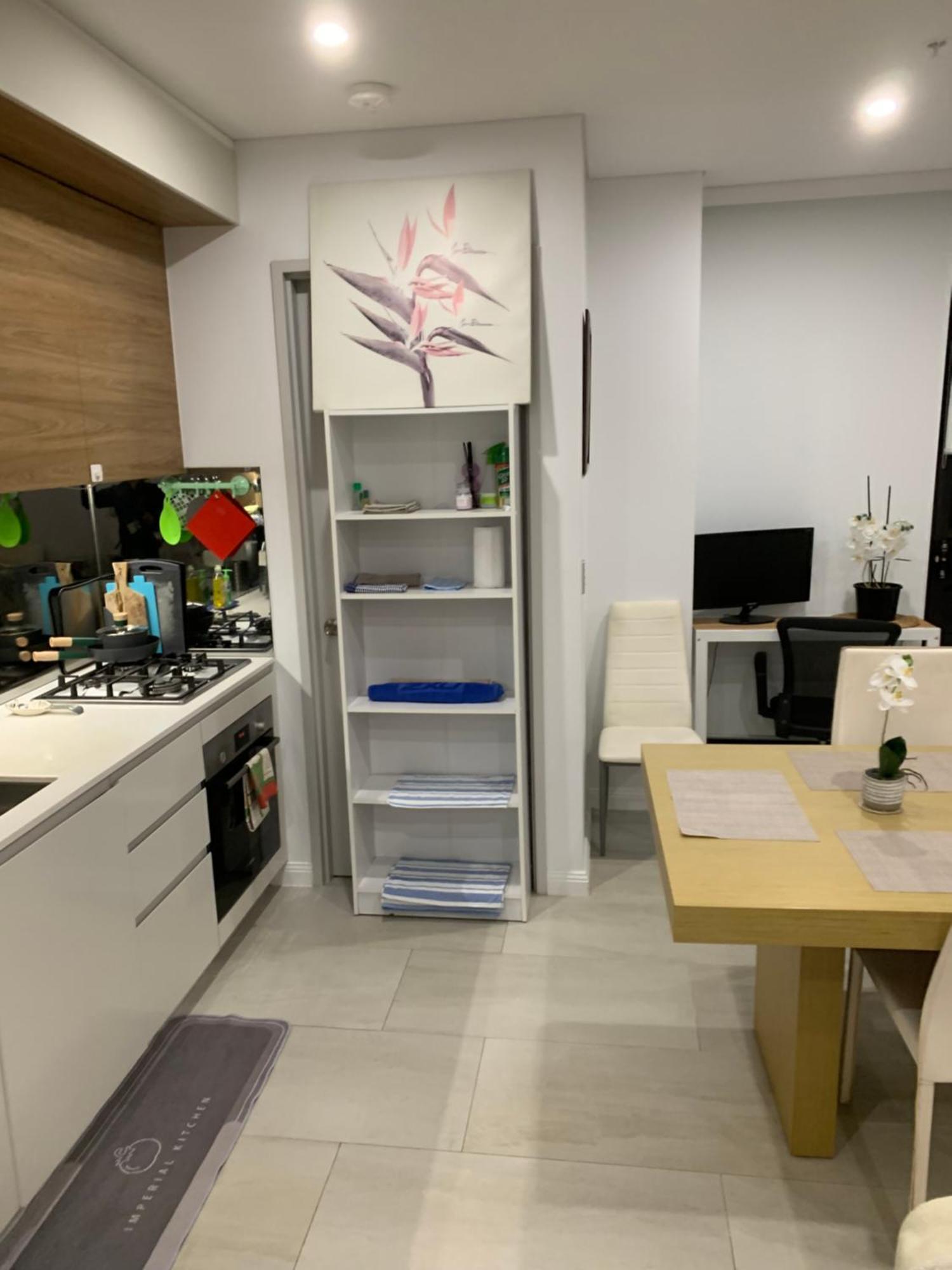 Apartment Amazing 1 Bedroom With Large Living & Extra Sleeping Space -up To 5 Ppl Gym Jacuzzi Pool Sauna And Garden With Bbq *