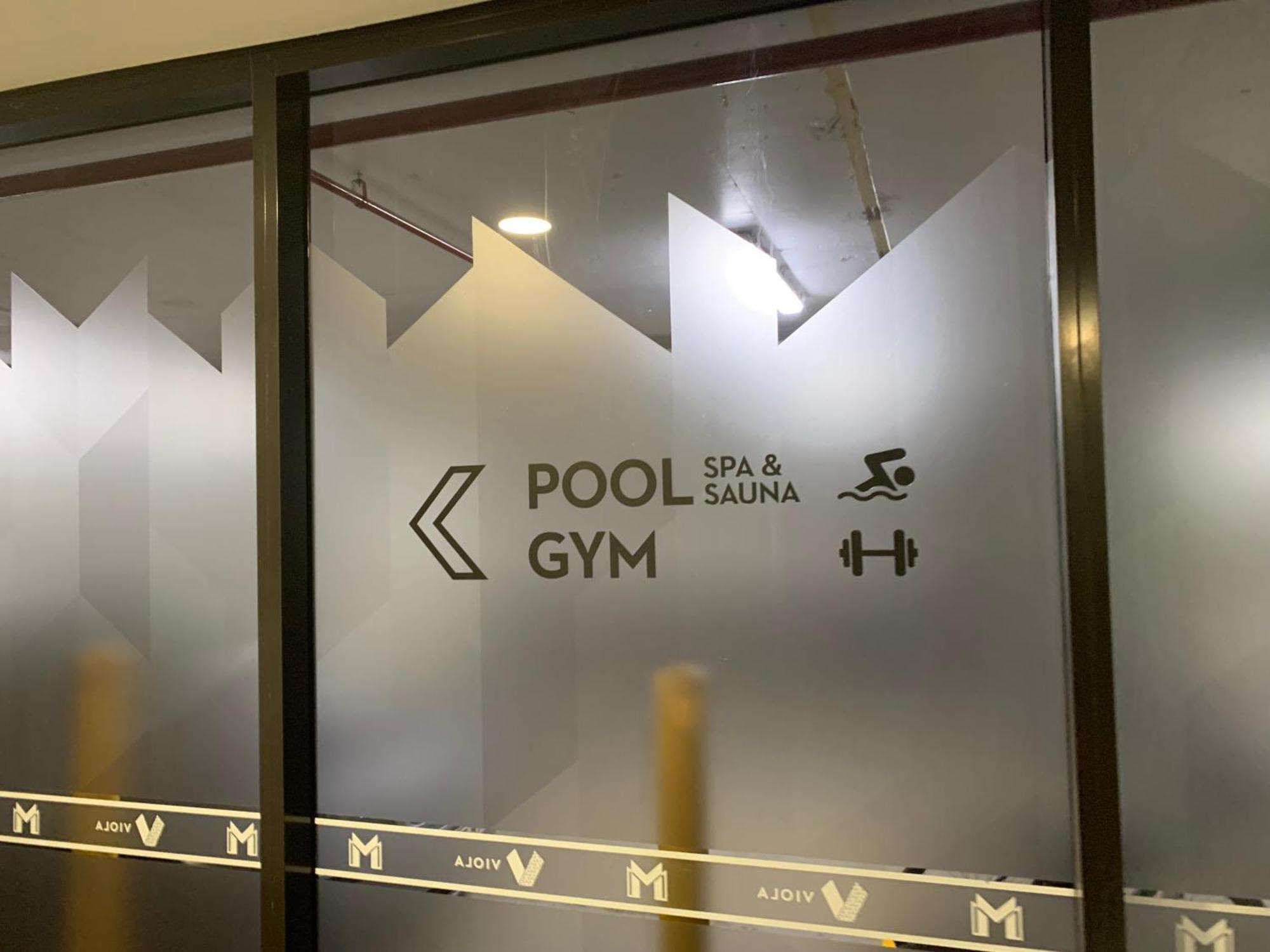 Amazing 1 Bedroom With Large Living & Extra Sleeping Space -up To 5 Ppl Gym Jacuzzi Pool Sauna And Garden With Bbq Apartment Sydney