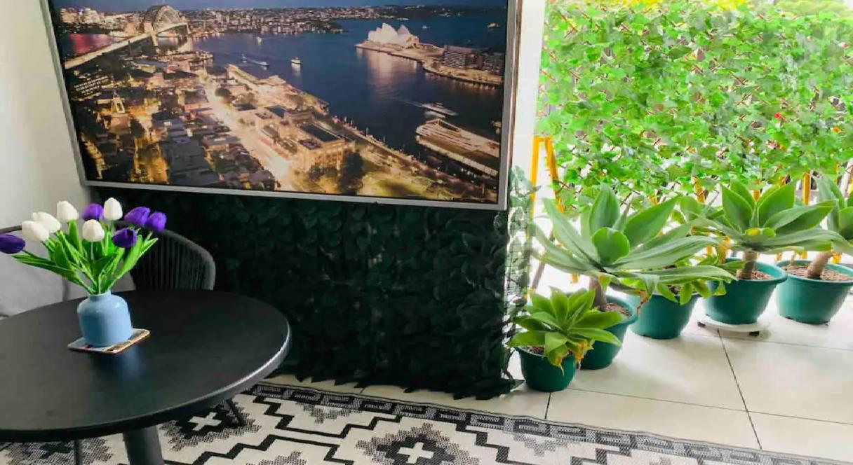 Apartment Amazing 1 Bedroom With Large Living & Extra Sleeping Space -up To 5 Ppl Gym Jacuzzi Pool Sauna And Garden With Bbq