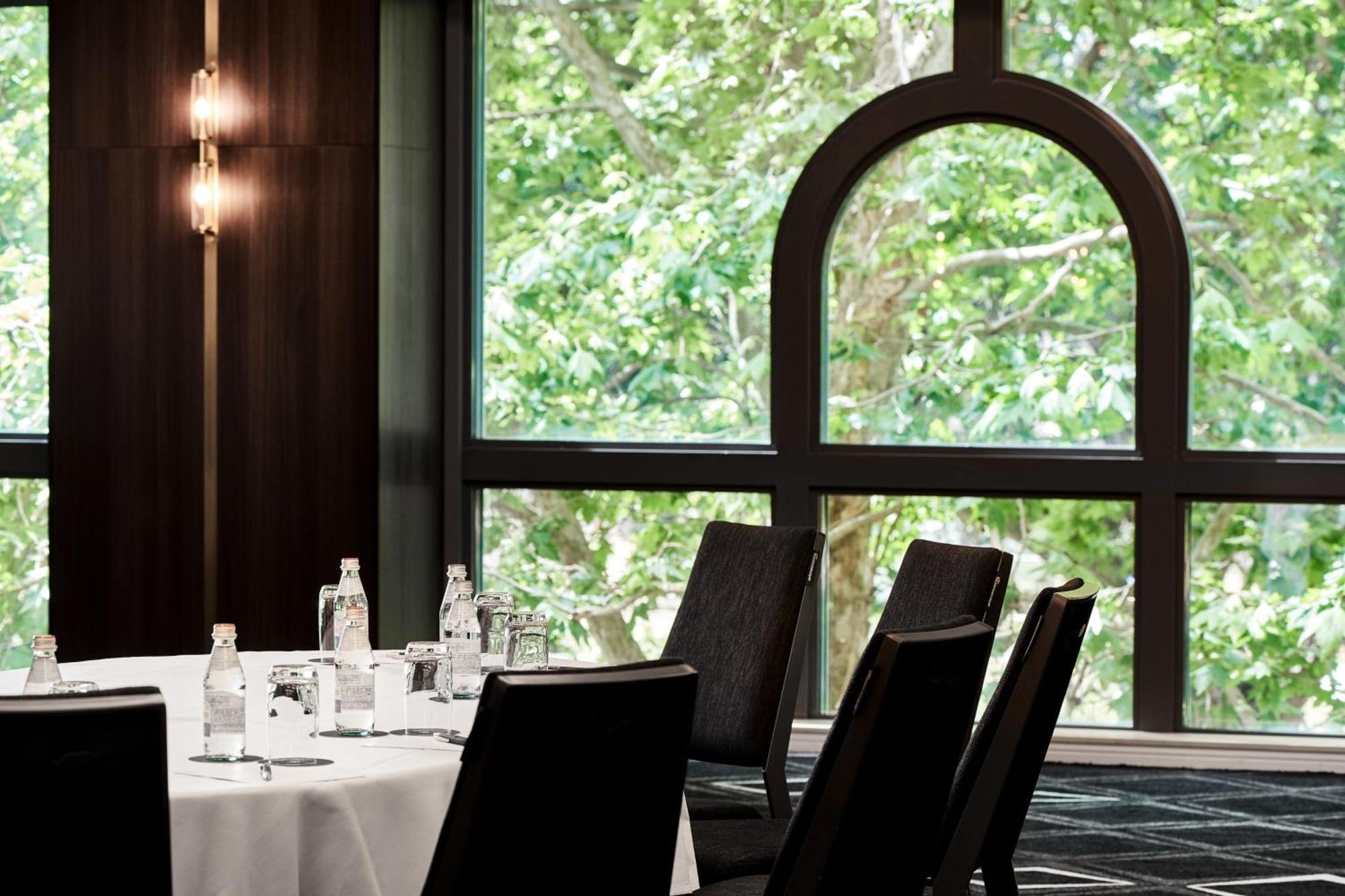 Sheraton Grand Hyde Park 5*