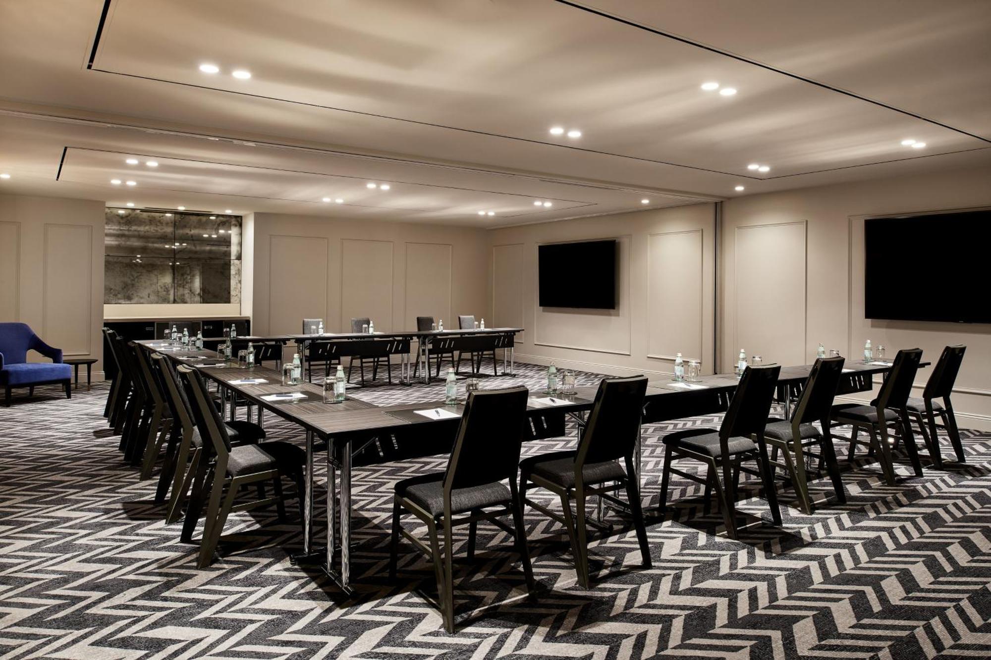 Sheraton Grand Hyde Park 5*