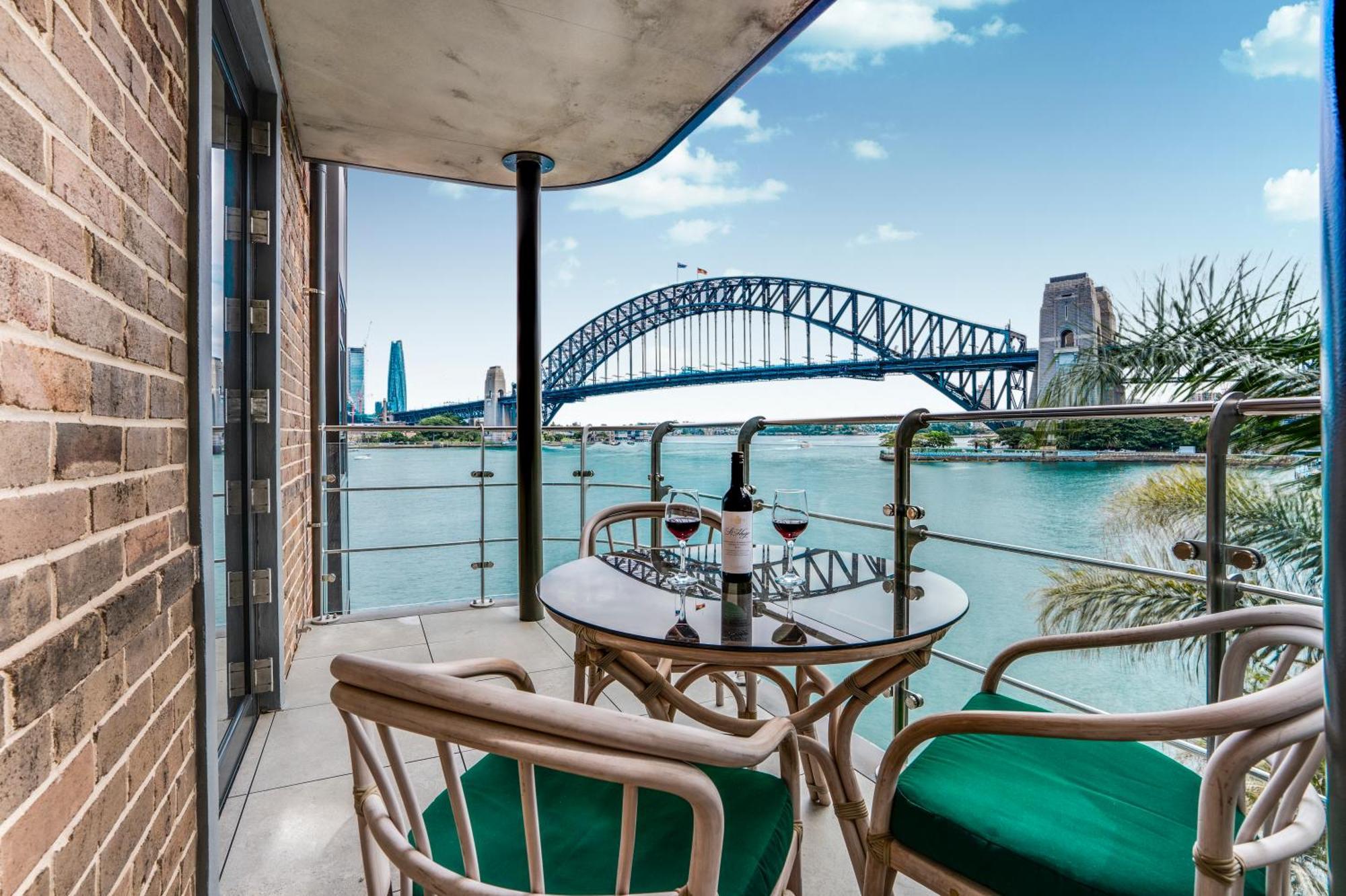 Iconic Harbour Views *